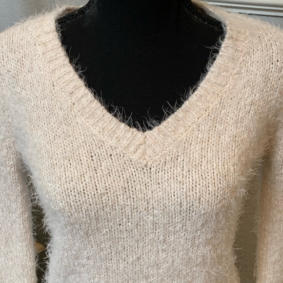 Abercrombie & Fitch Long Sleeve Sweater - Picture 2 of 8